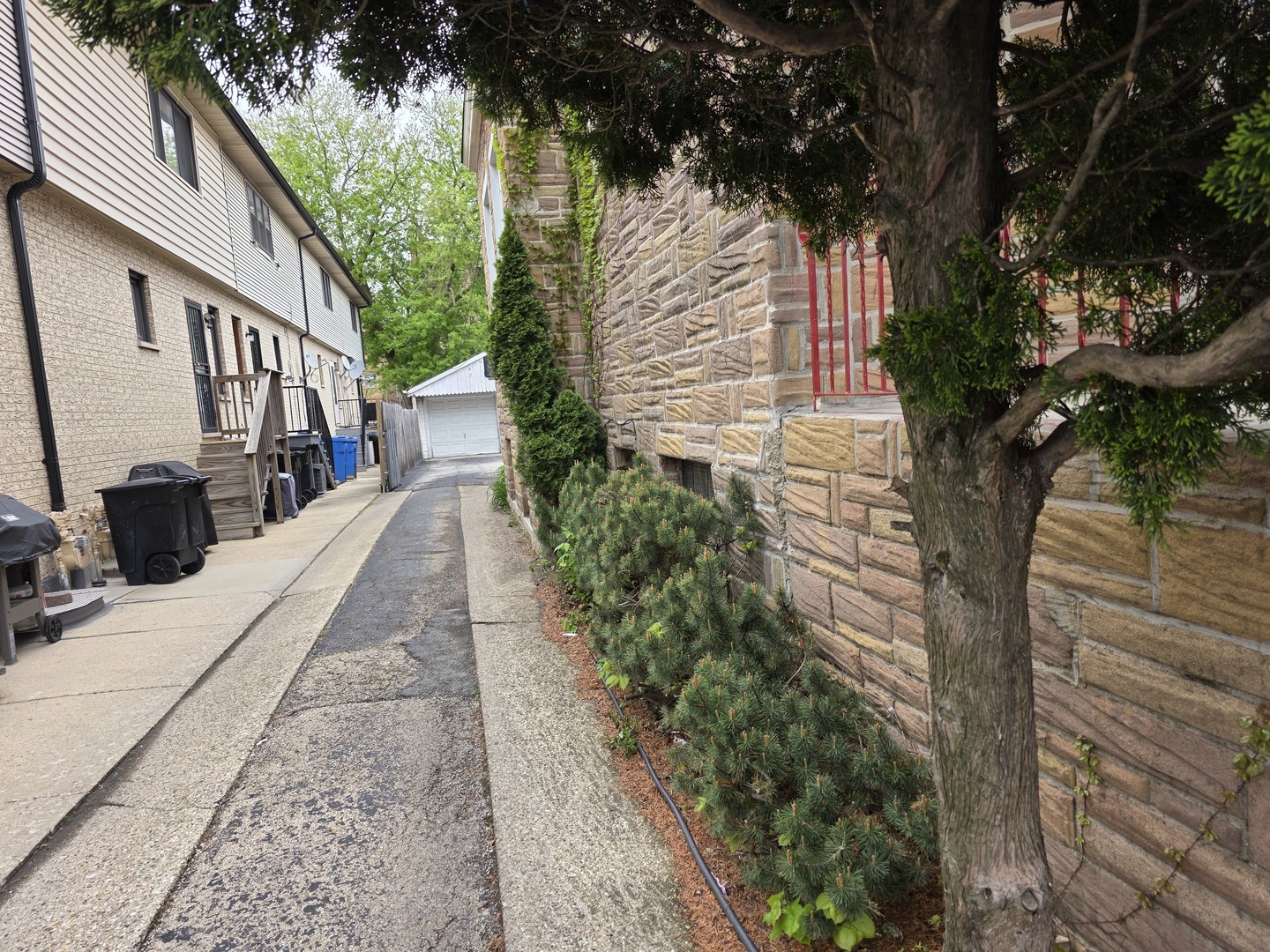 Property Photo: 4317 N Kedvale Avenue IL 60641