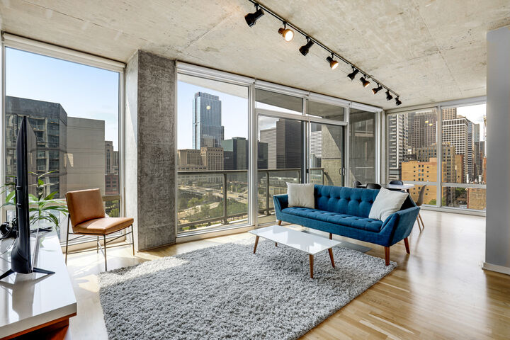 Property Photo:  611 S Wells Street 1804  IL 60607 