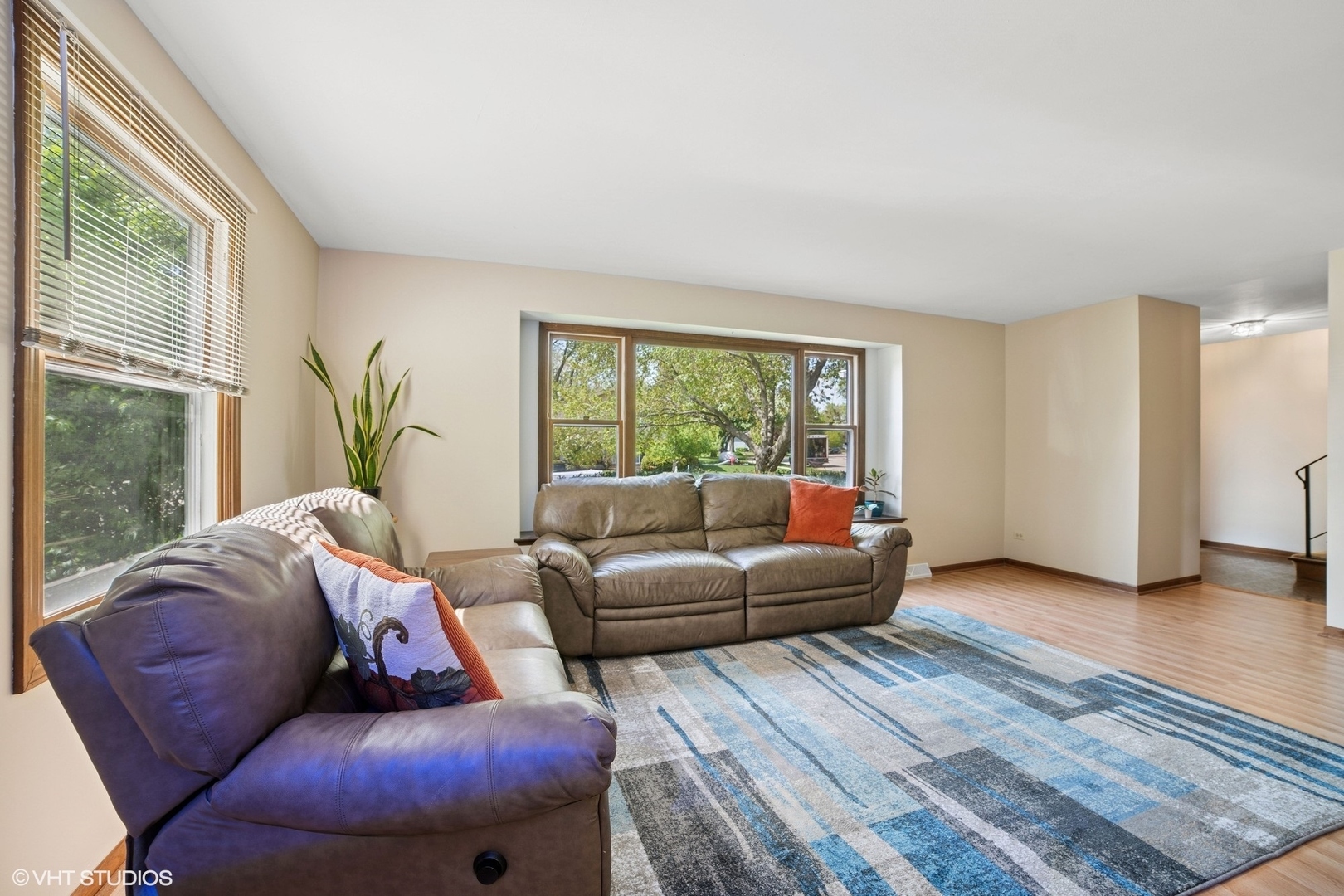 Property Photo: 86 Brookside Drive IL 60123