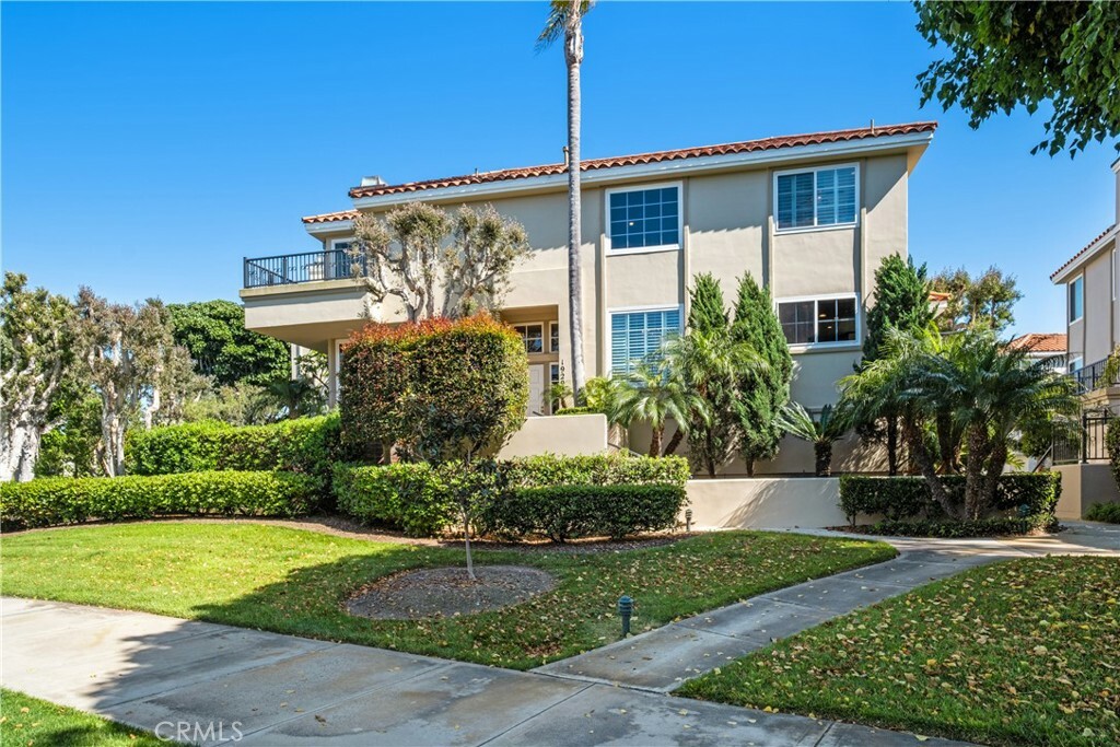 Property Photo: 19292 Sawgrass Lane CA 92648
