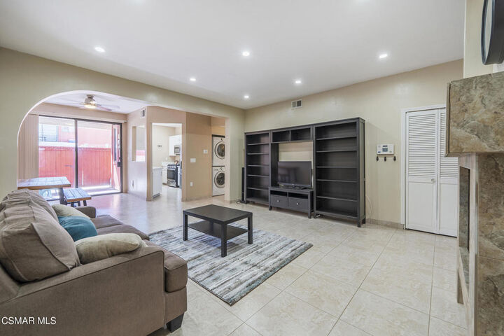 Property Photo:  7211 Cozycroft Avenue 23  CA 91306 