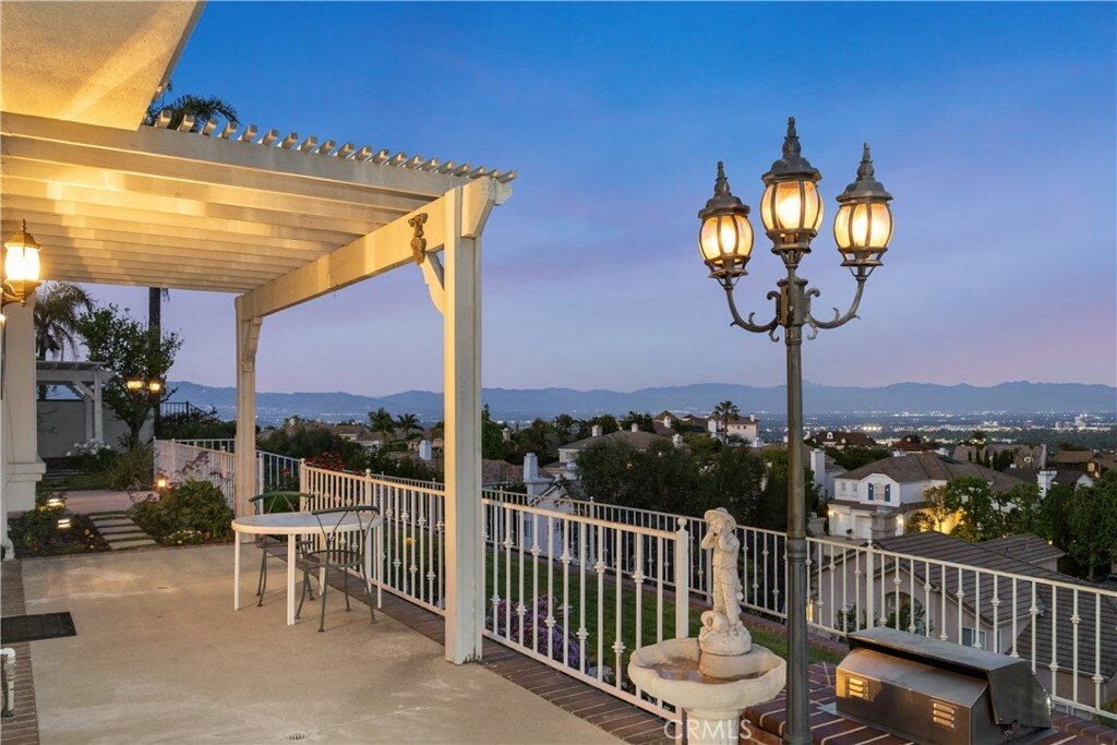 24926 Vista Verenda  Woodland Hills CA 91367 photo