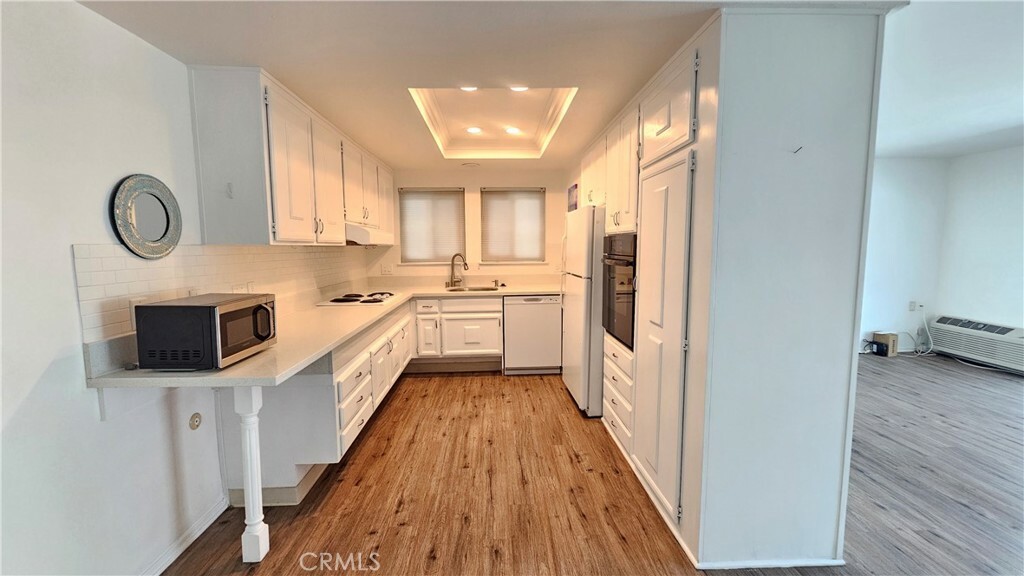Property Photo:  654 Avenida Sevilla O  CA 92637 