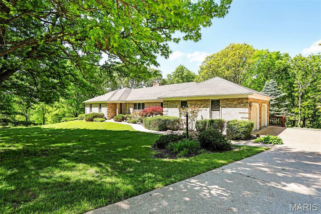 Property Photo: 543 Summer Hill Lane MO 63090