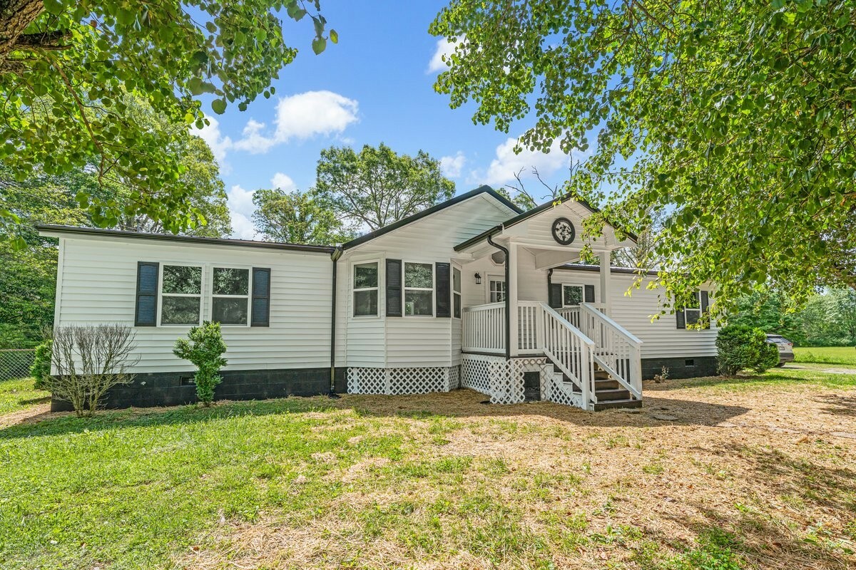 Property Photo: 1130 Forrest Ave TN 37166