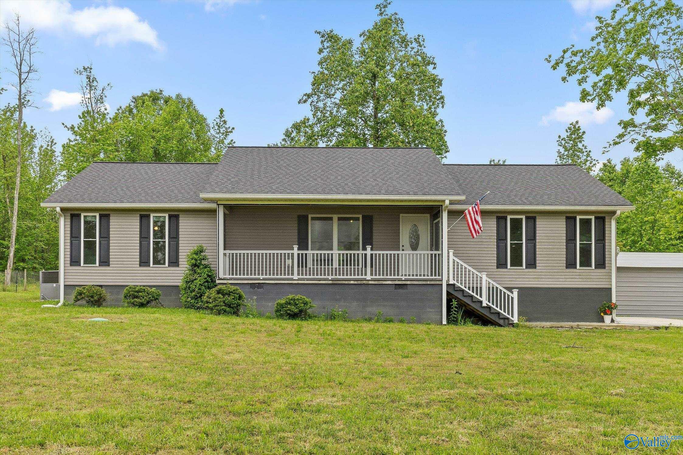 Property Photo: 991 County Road 814 AL 35979