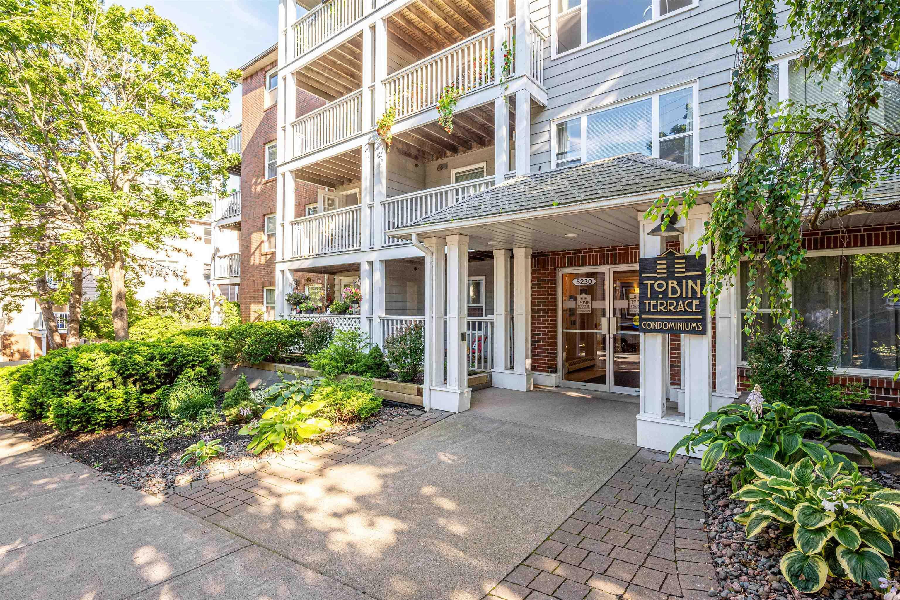 Photo de la propriété: 200 5230 Tobin Street NS B3H 1S2