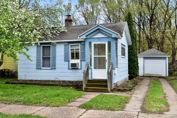 925 W King Street  Winona MN 55987 photo