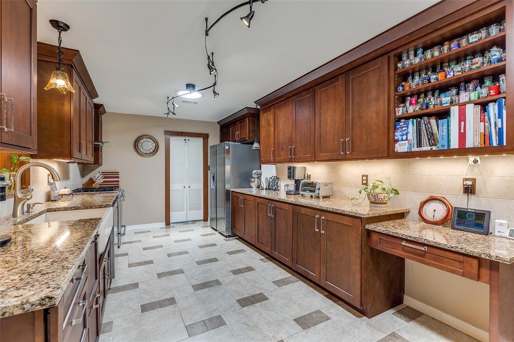 Property Photo: 3150 Palmdale Circle TX 75234
