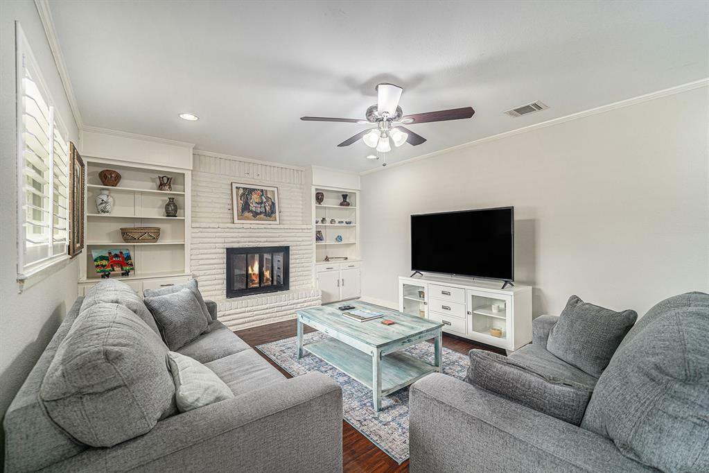 Property Photo: 5816 Whitman Avenue TX 76133