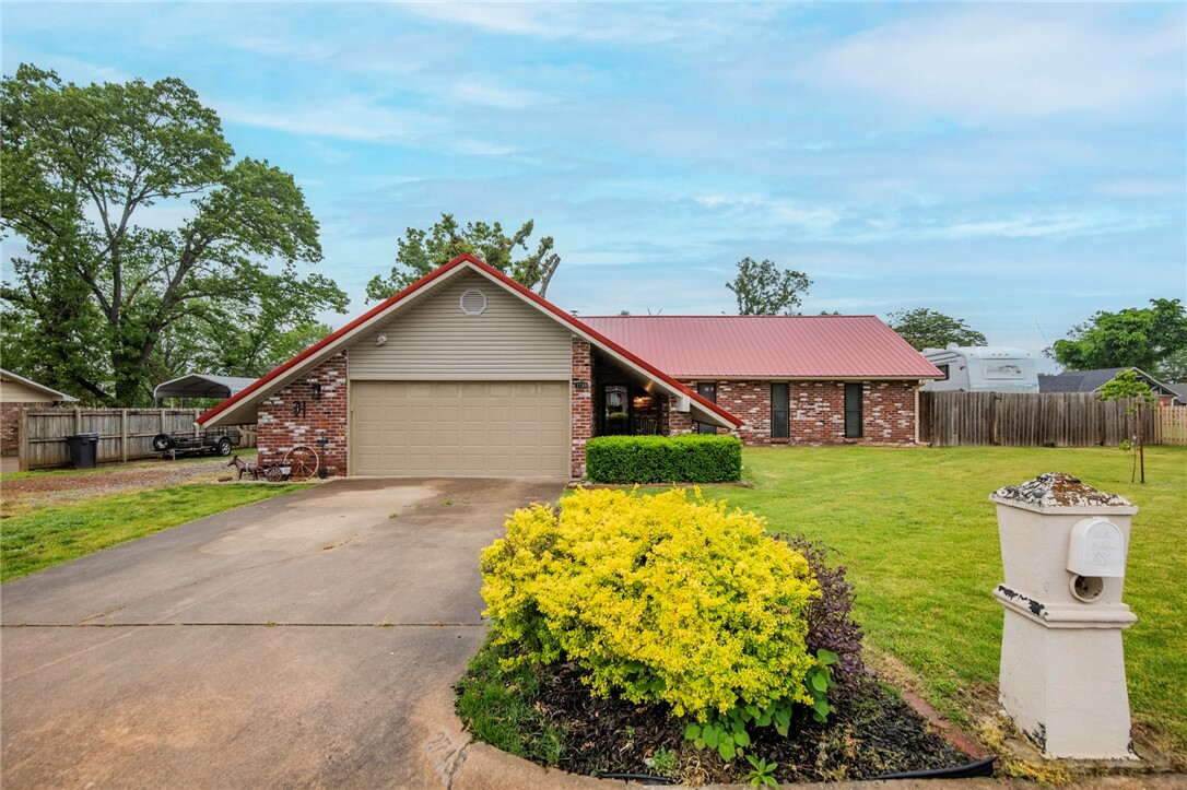 Property Photo: 2746 W White Oak Drive AR 72758