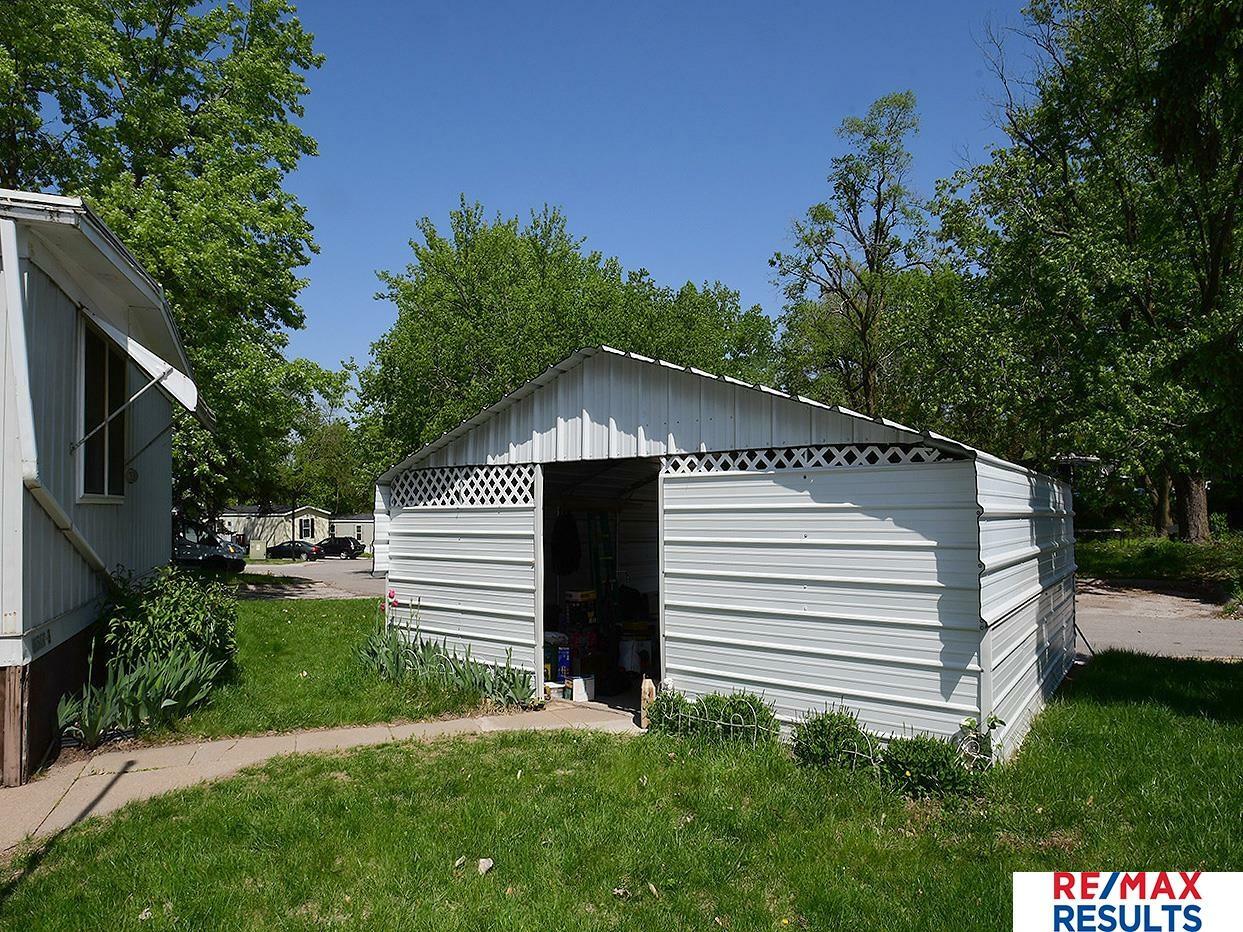 Property Photo: 10507 Whitmore Court NE 68142