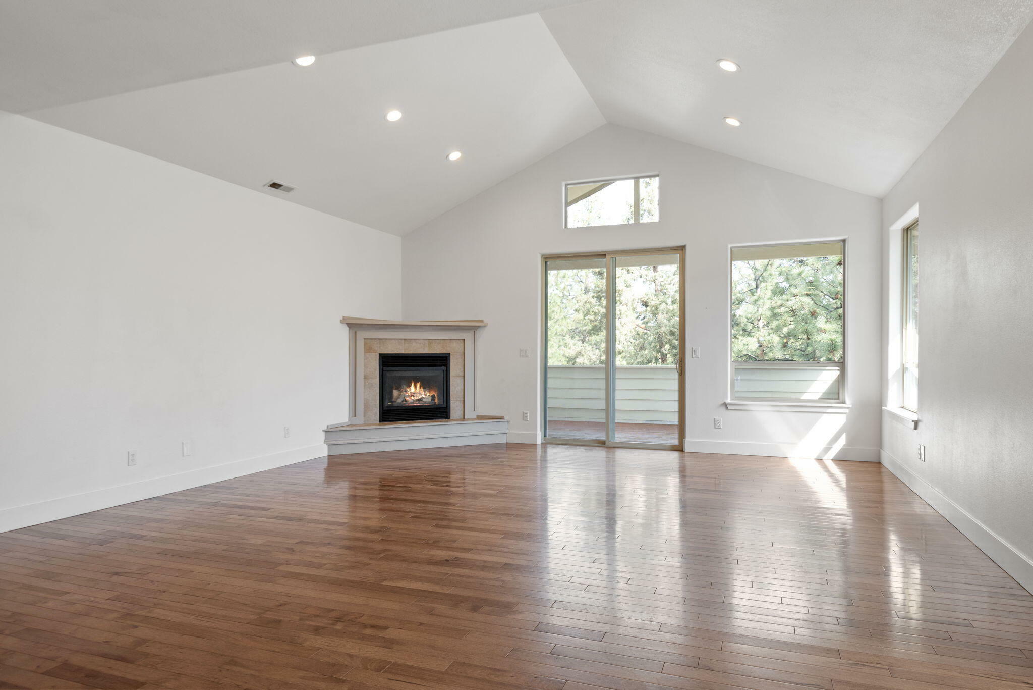 Property Photo: 505 NW Flagline Drive OR 97703