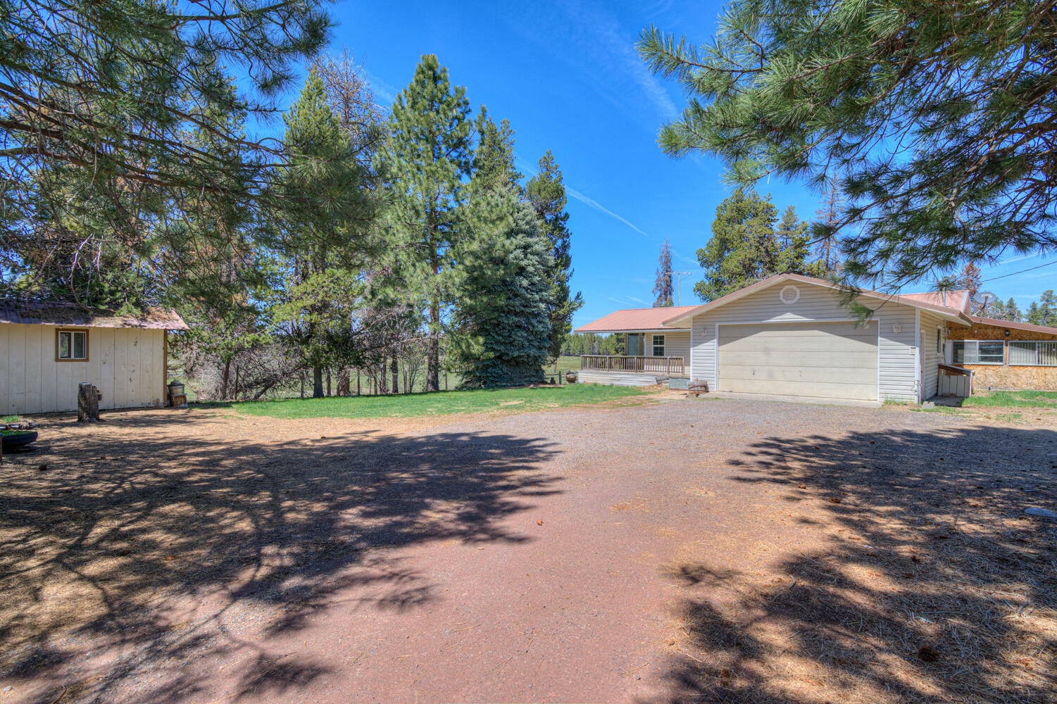 Property Photo: 152898 Long Prairie Drive OR 97739