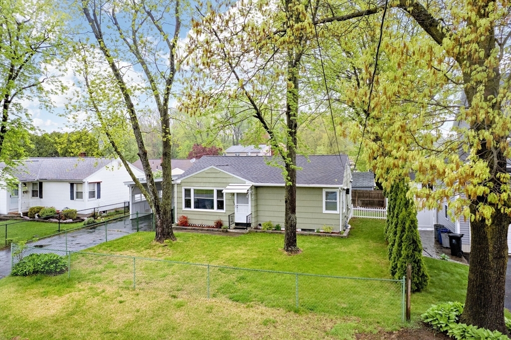 Property Photo: 104 Mount Vernon Rd MA 01013