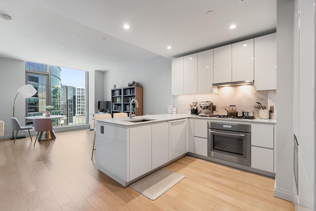 Property Photo: 133 Seaport Blvd 1701 MA 02210