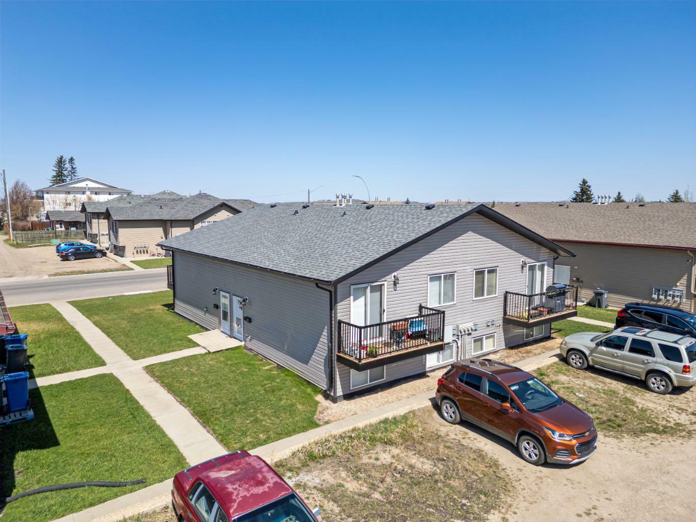 Property Photo: 4607 46 Street 3 AB T4G 1X9