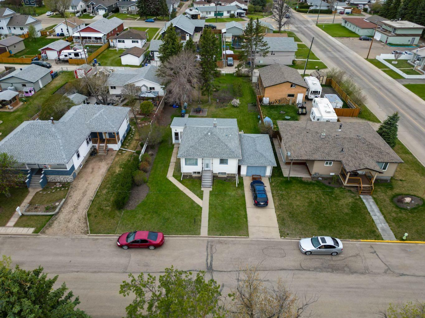 Property Photo: 4135 48 Avenue AB T4G 1K1