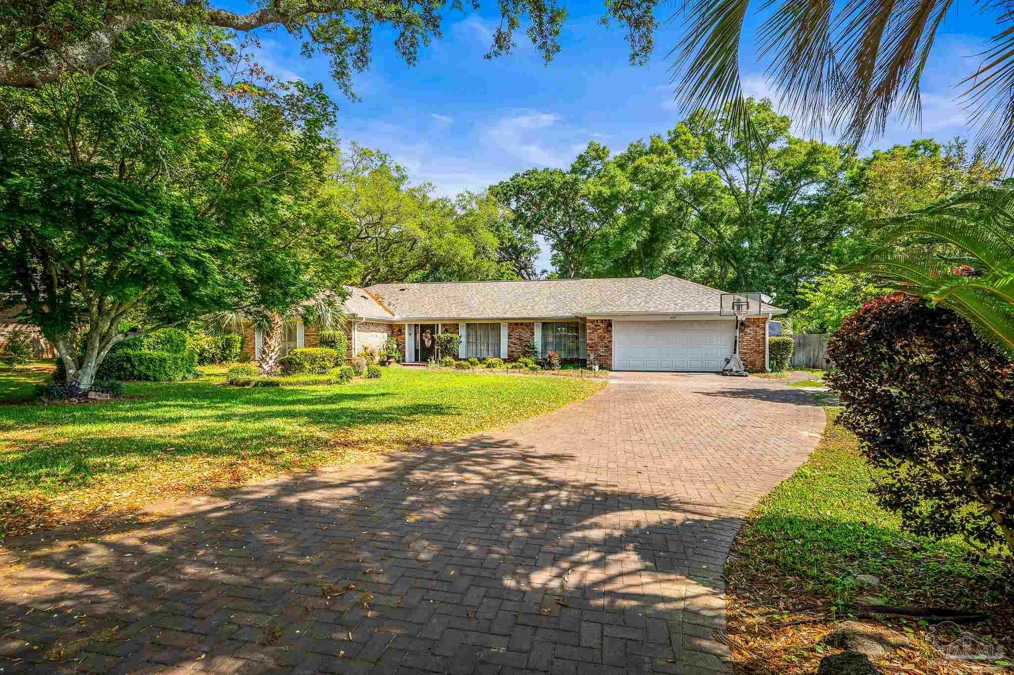 Property Photo: 6740 Bunker Hill Cir FL 32506