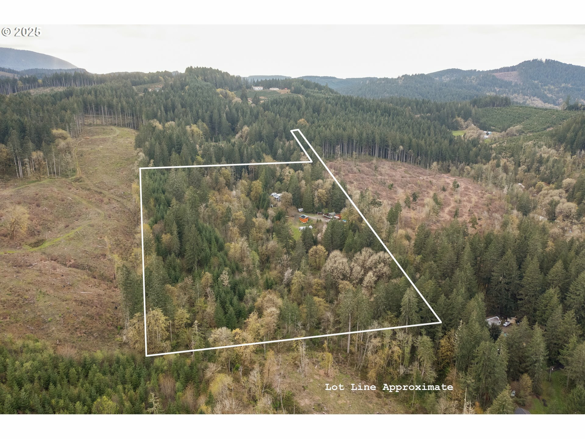 Property Photo: 23830 Old Peak Rd OR 97370