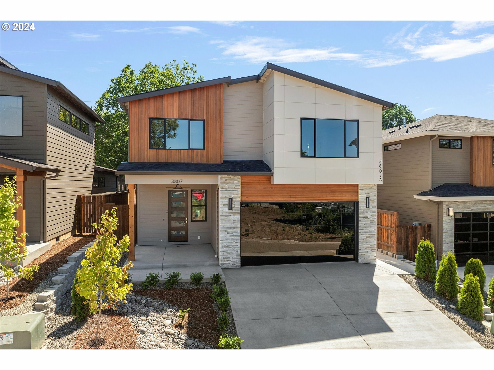 Property Photo: 3807 Rose Ct WA 98660