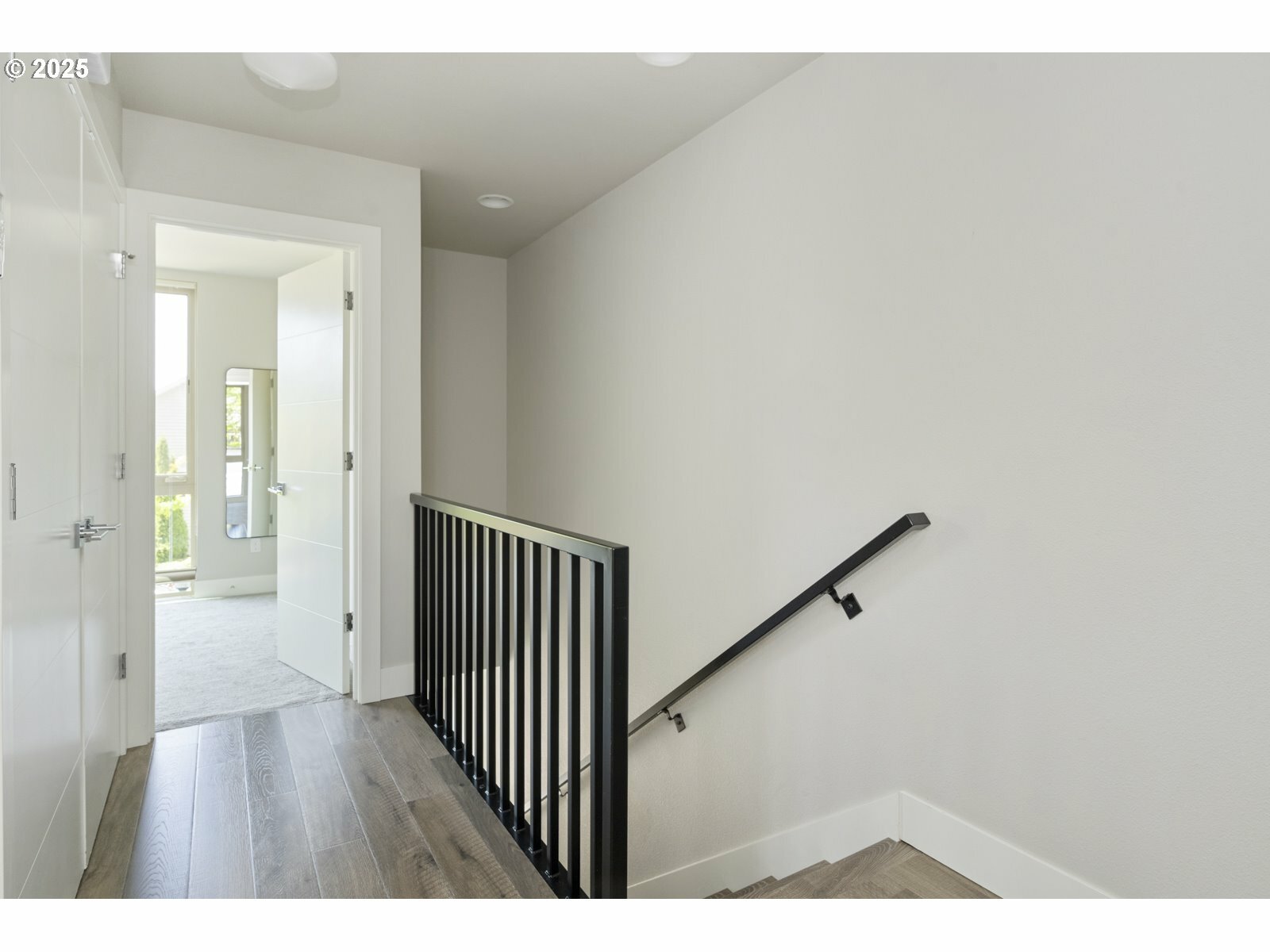 Property Photo: 4984 NE 32nd Pl OR 97211