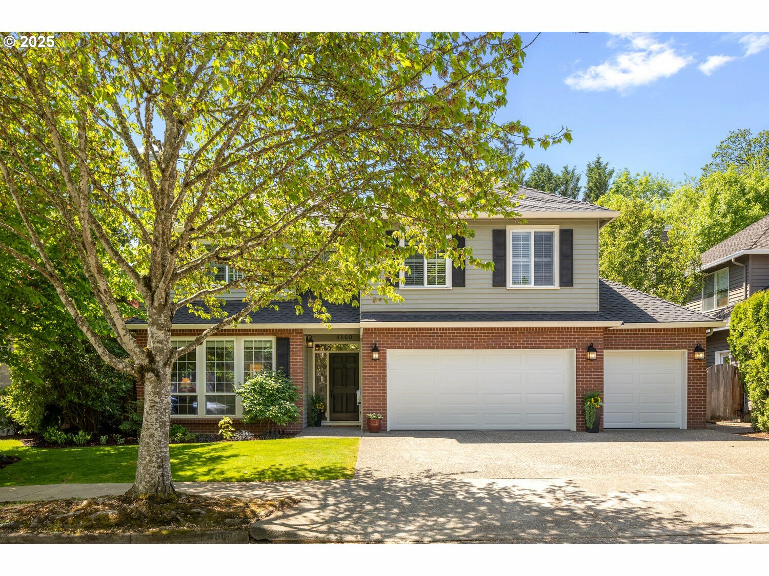 Property Photo: 4860 Hastings Dr OR 97035