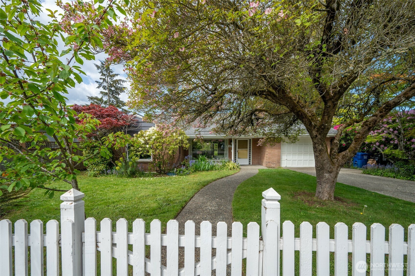 Property Photo: 12749 Palatine Avenue N WA 98133
