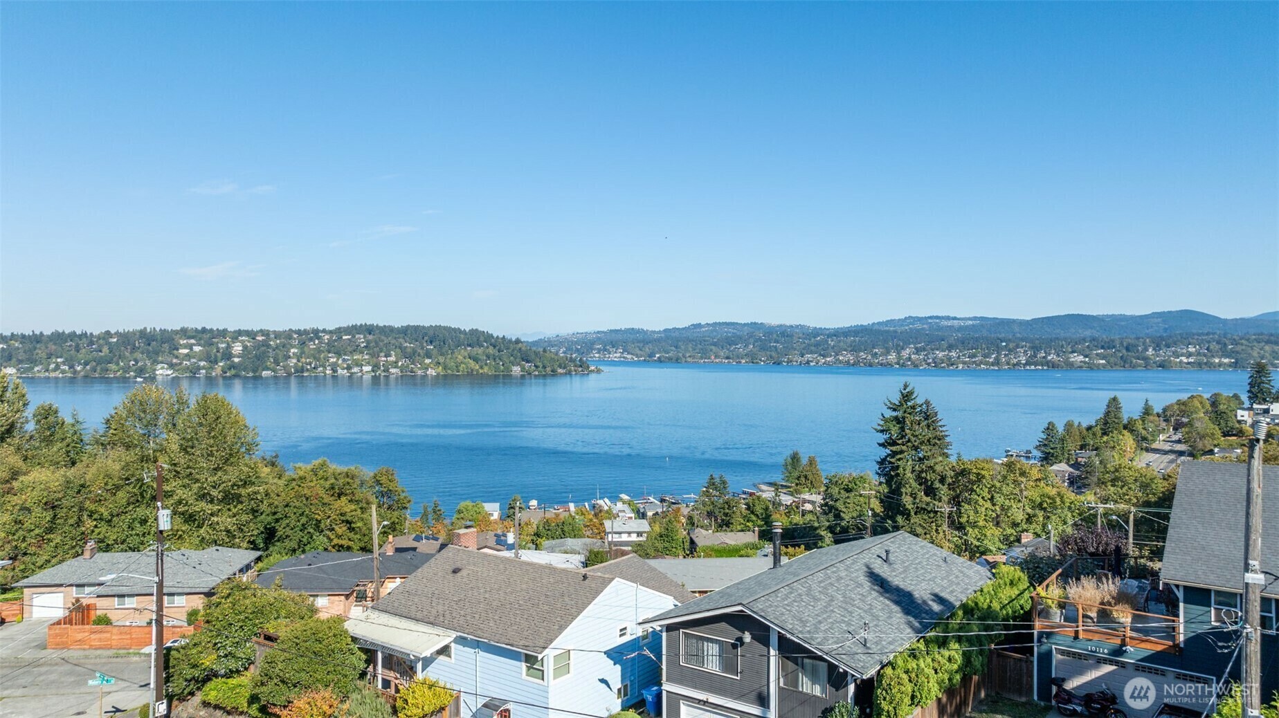 Property Photo: 10125 66th Avenue S WA 98178