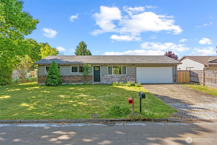 Property Photo:  13005 NE 71st Street  WA 98682 