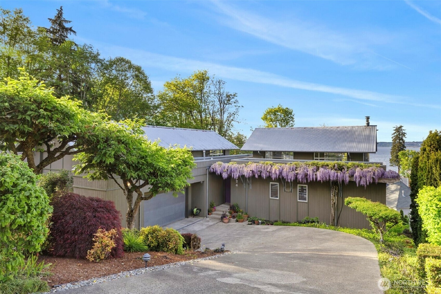 Property Photo: 324 SW 295th Place WA 98023