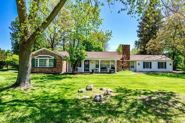 Property Photo: 6861 N Clunbury Road MI 48322