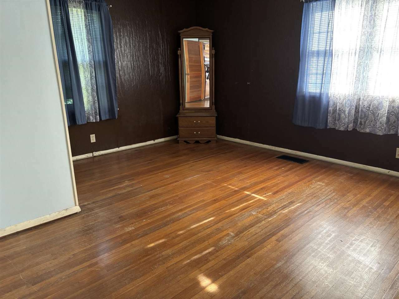 Property Photo: 2806 Virginia Avenue IN 47331