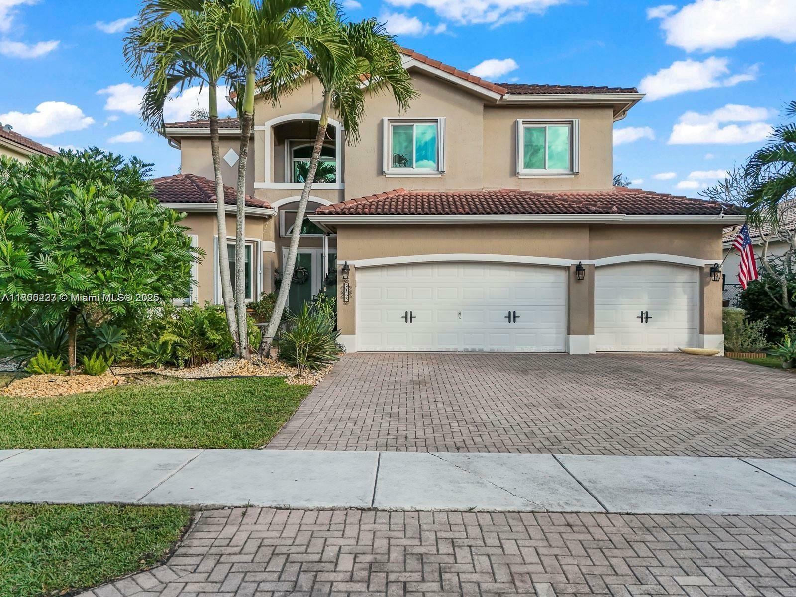 Property Photo: 2165 SE 20th Ave FL 33035