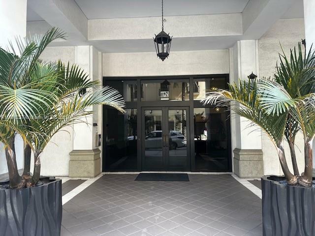 Property Photo: 10 Aragon Ave 1107 FL 33134