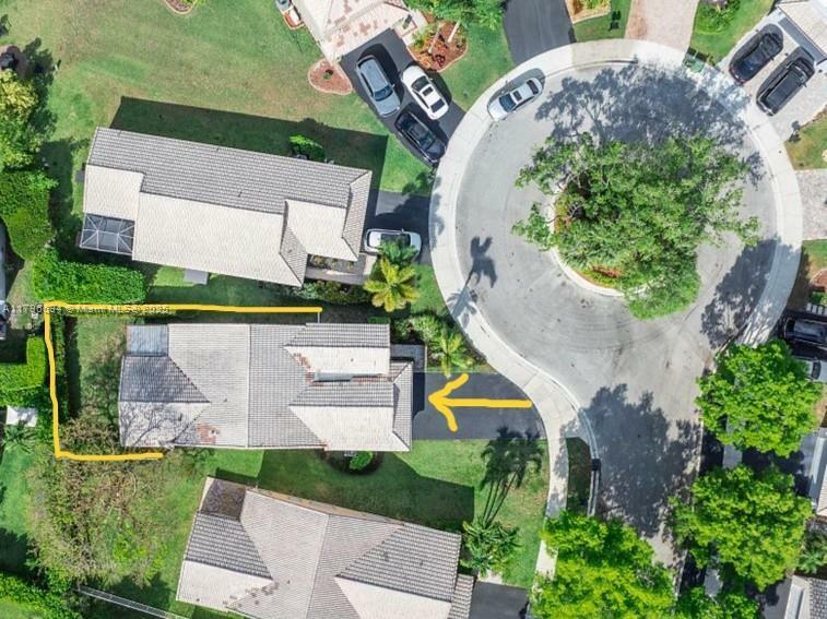 Property Photo: 4013 Pine Ridge Ln FL 33331