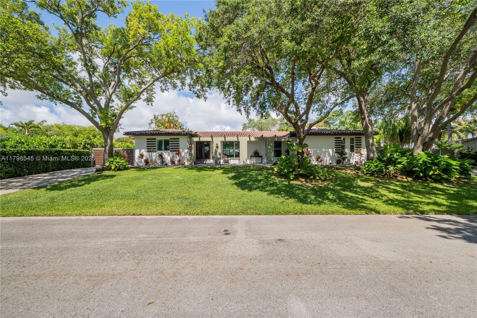 17514 SW 82nd Ct  Palmetto Bay FL 33157 photo