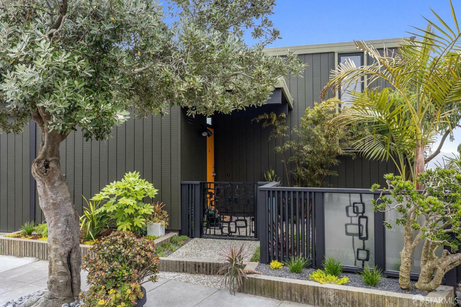 Property Photo: 76 Cameo Way CA 94131