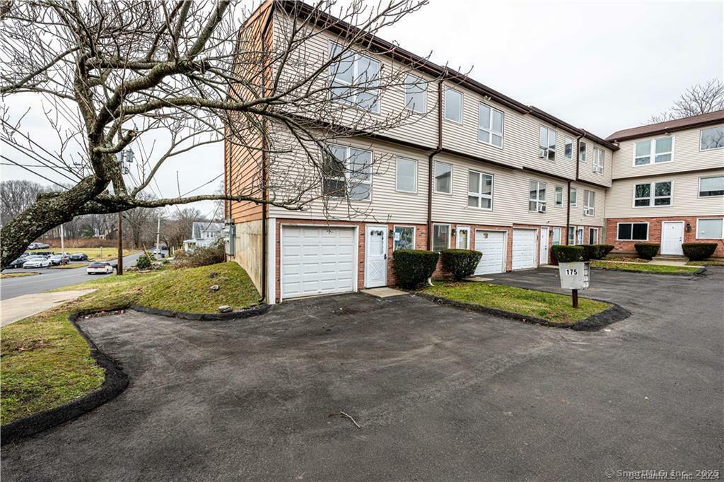 Property Photo: 175 West Spring Street Apt 1 CT 06516