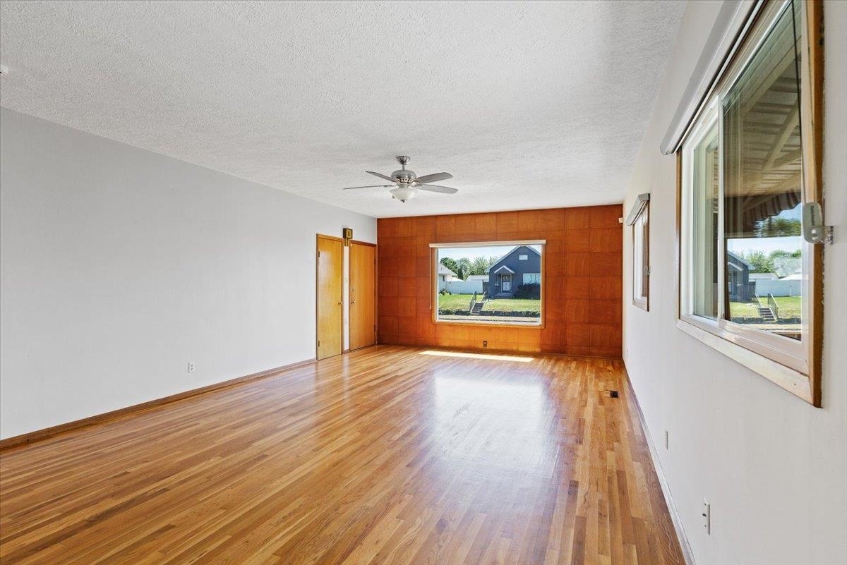 Property Photo: 901 E Everett Ave WA 99207