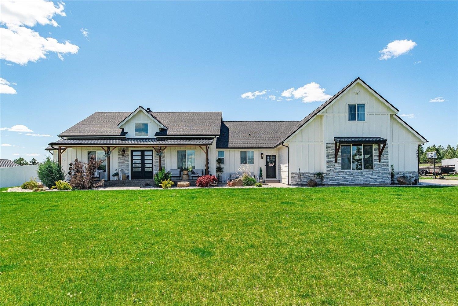 Property Photo: 15921 W Four Mound Rd WA 99026