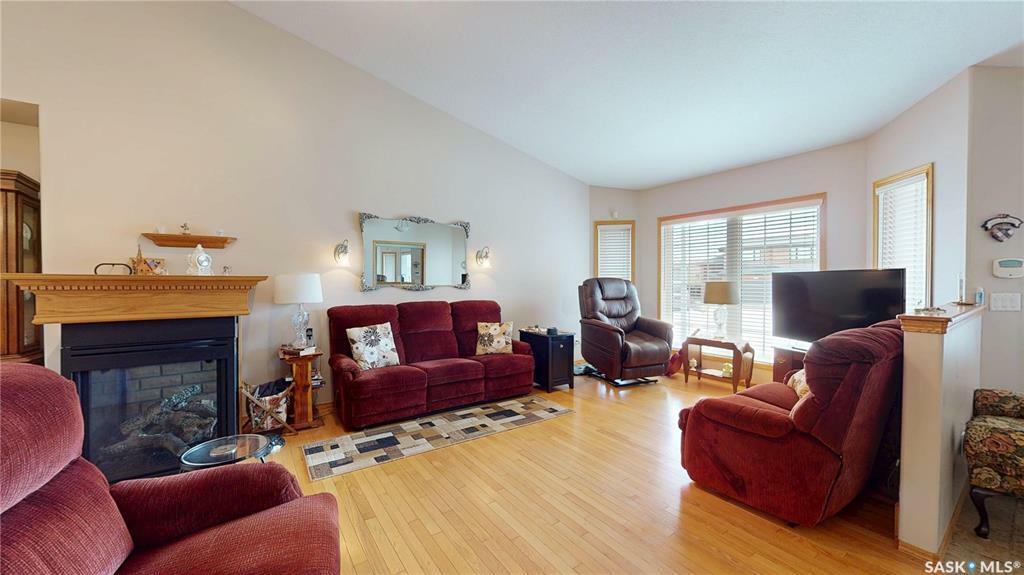 Photo de la propriété: 1934 Dunnison Crescent E SK S4V 0N8