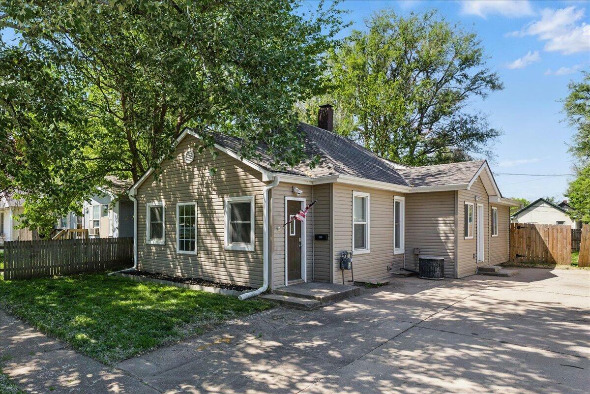 Property Photo: 1418 3rd Avenue IA 51501