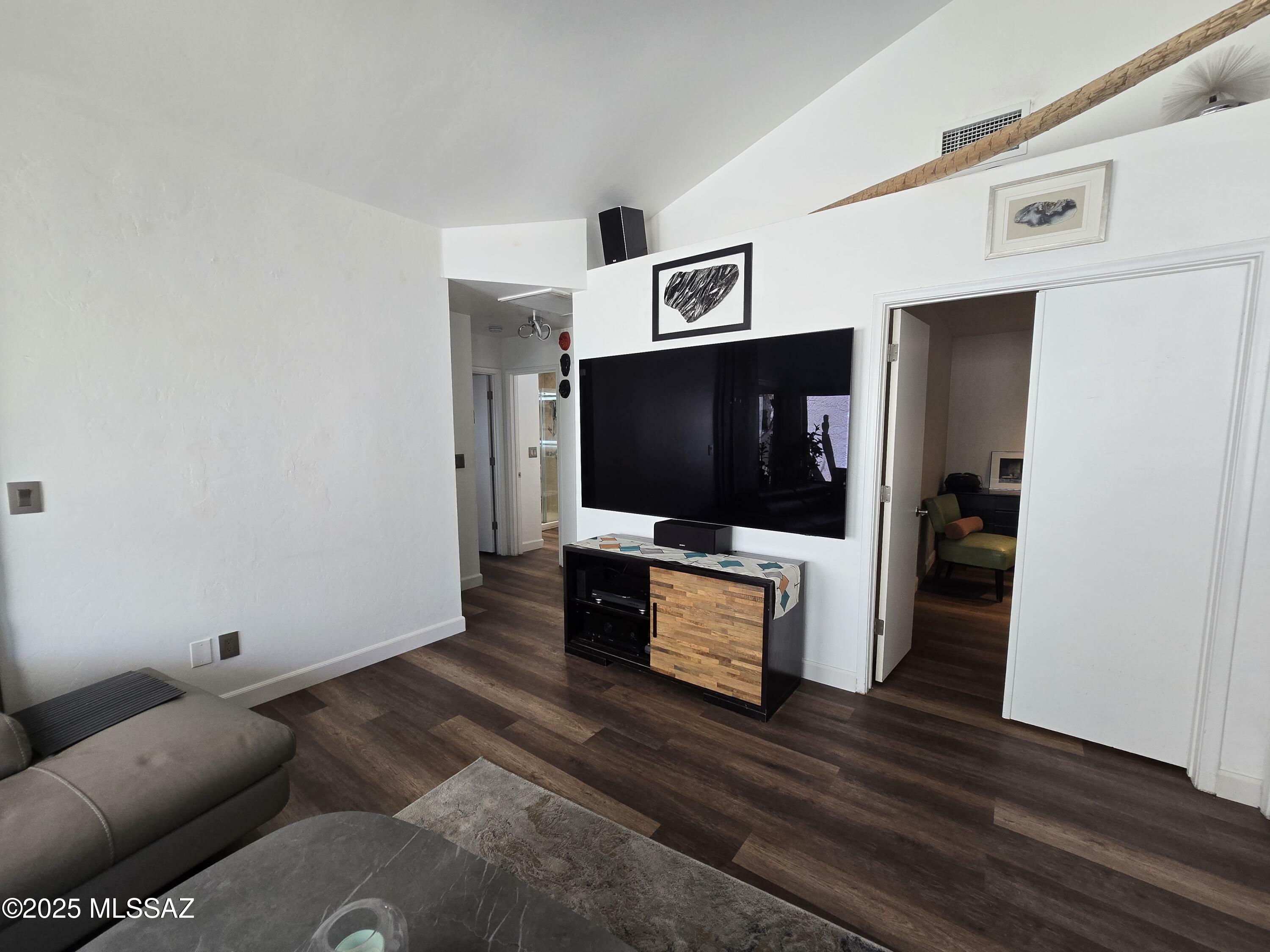 Property Photo: 2802 W Carnation Place AZ 85745