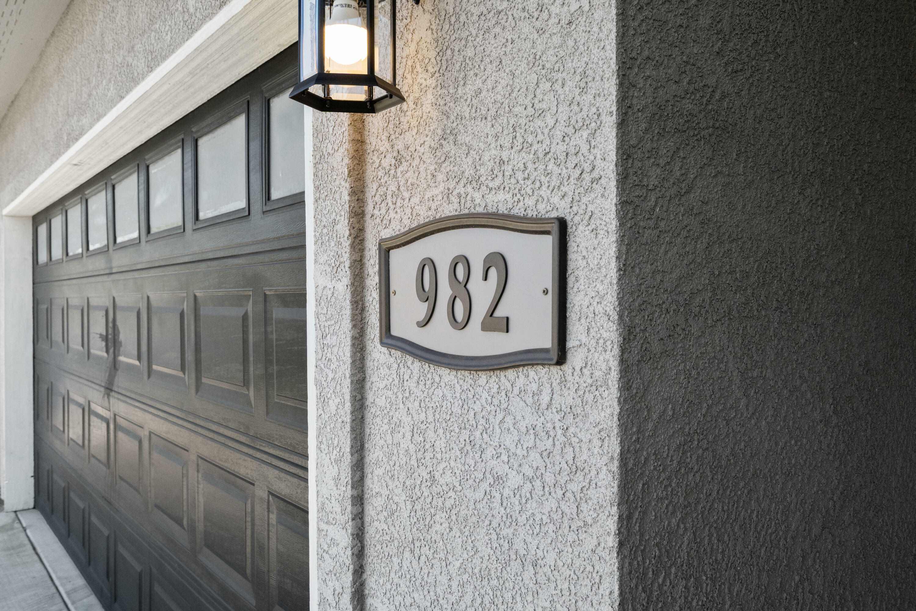 Property Photo: 982 Maple Valley Way CA 93247