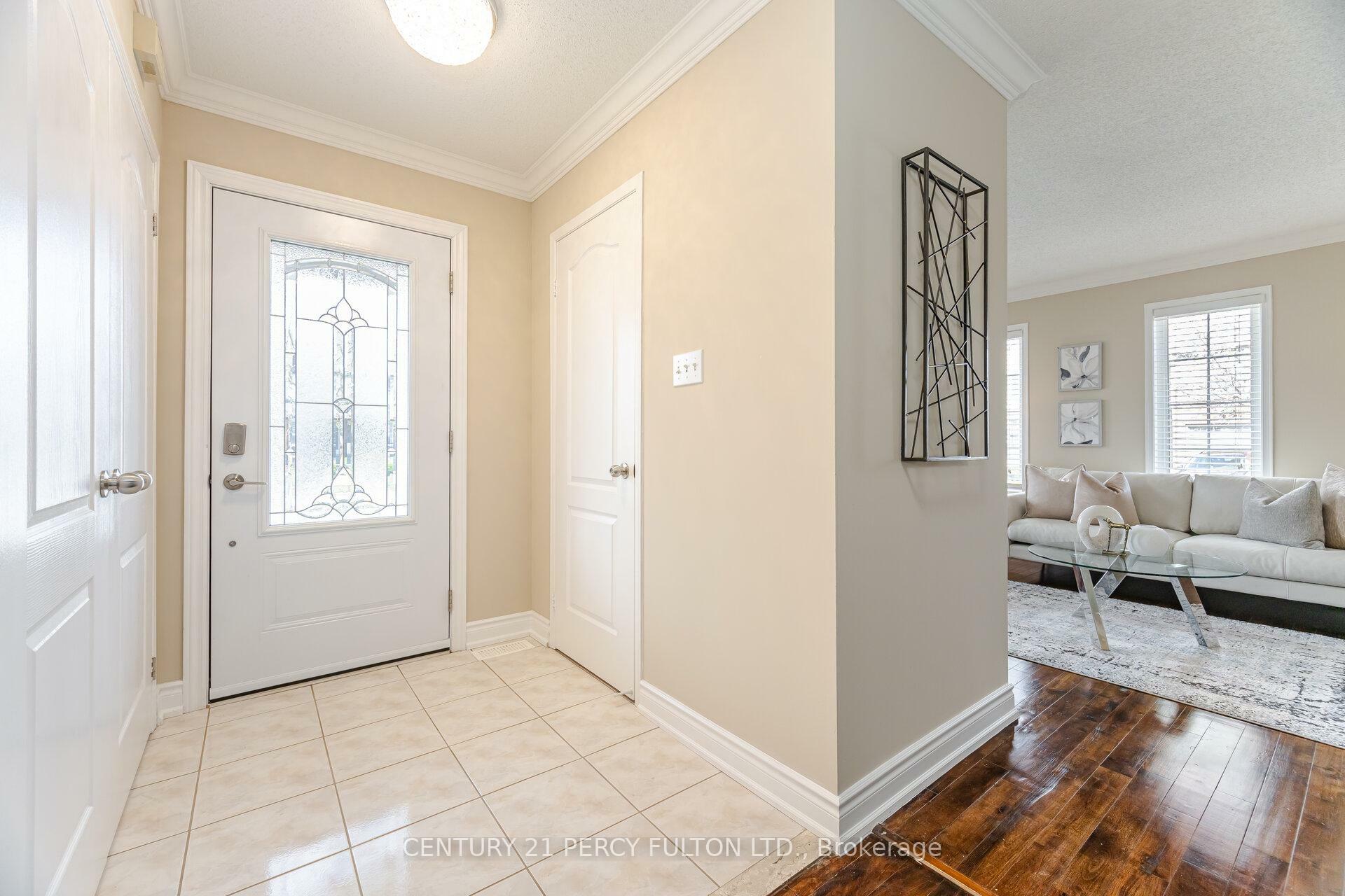 Photo de la propriété: 1 Armitage Crescent ON L1T 4G6