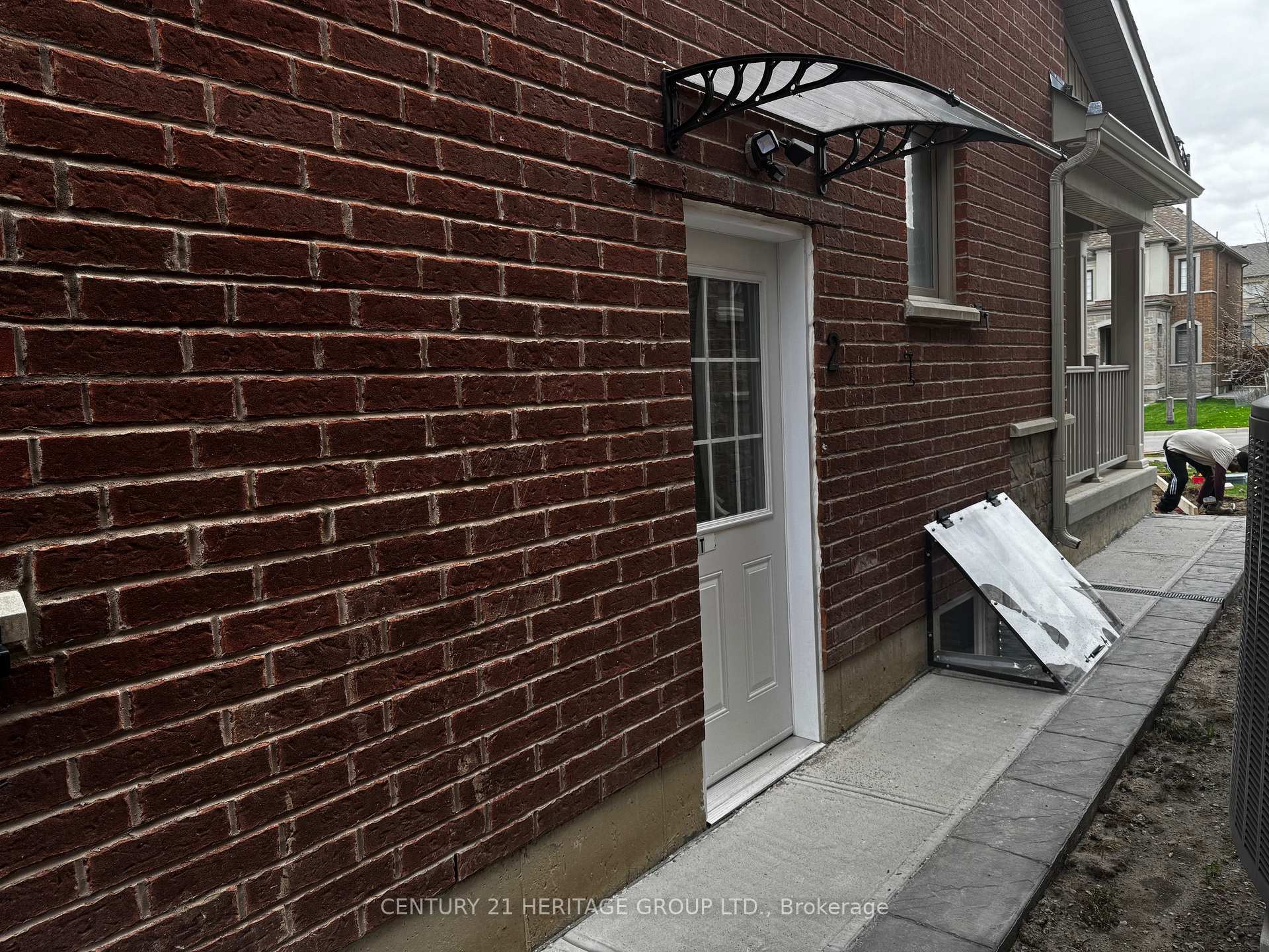 Property Photo: 7 Larkfield Crescent 2 ON L9N 0P7