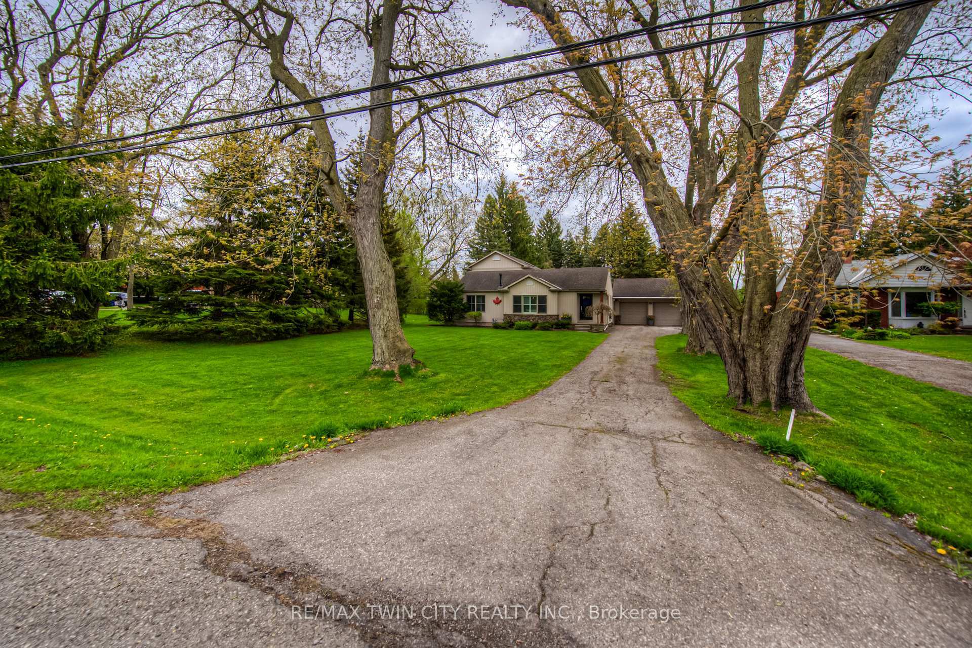 Property Photo:  145 Riverbank Drive  ON N3H 4R6 