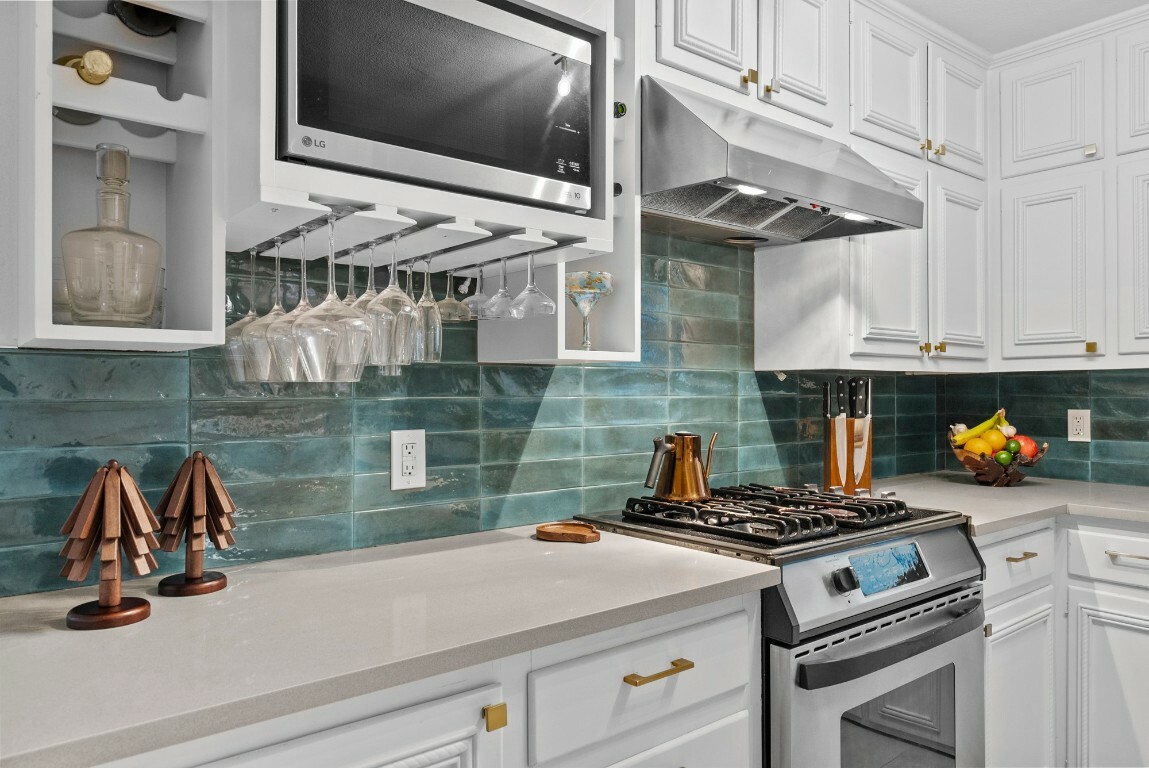 Property Photo: 3710 Cherrywood Road TX 78722