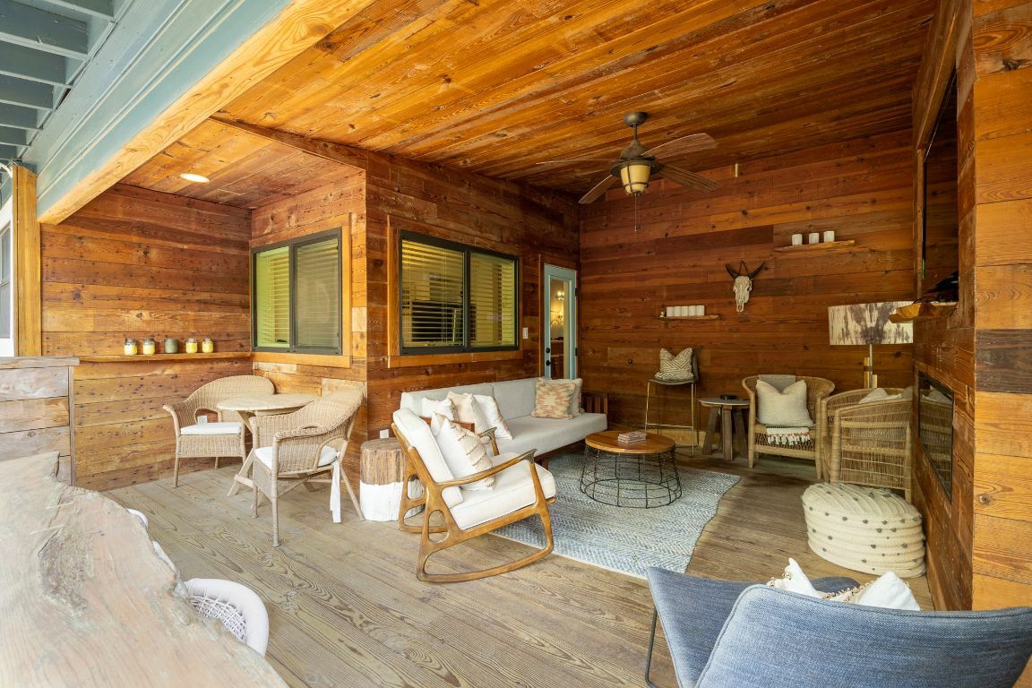 Property Photo: 1307 E 2nd Street TX 78702